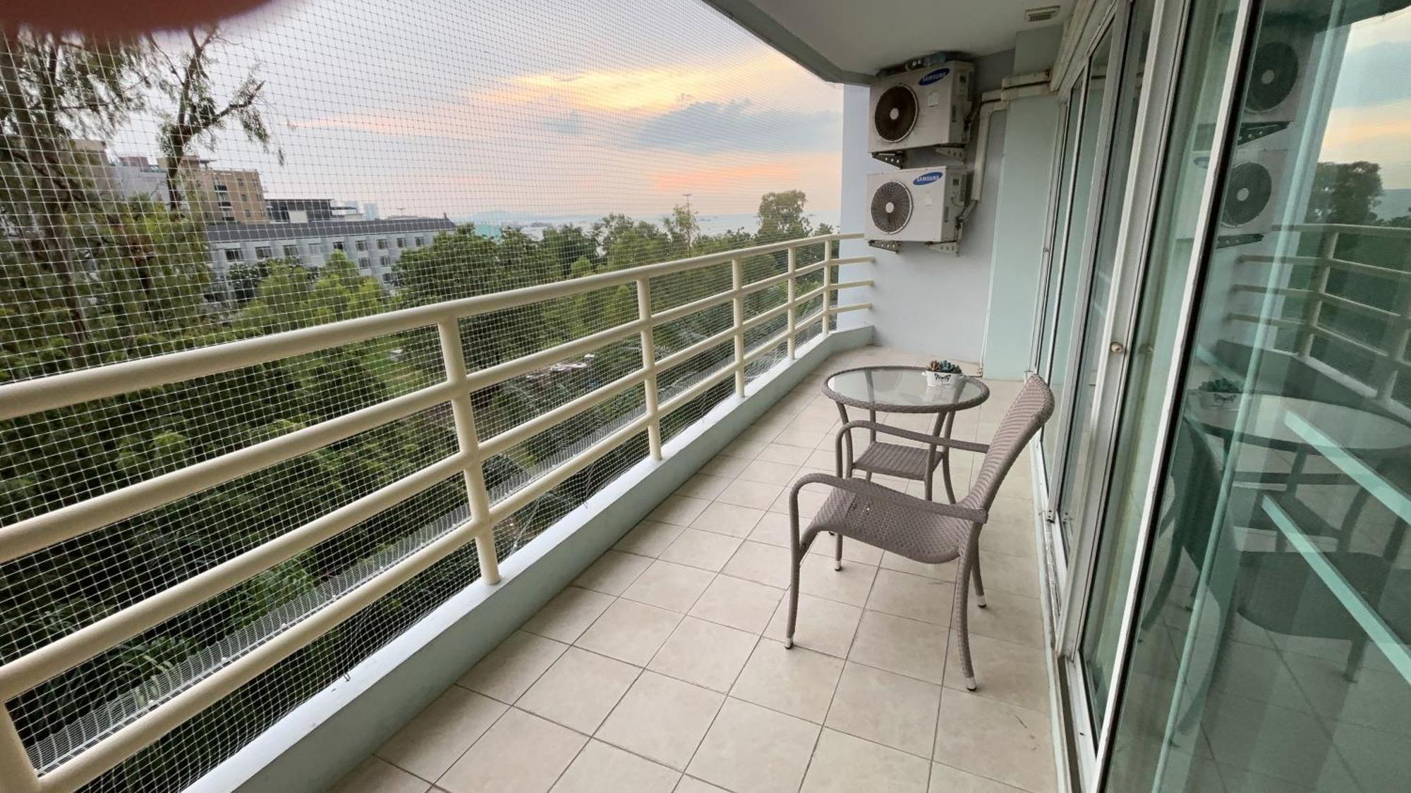 View Talay 6 Pattaya Beach By Anatolia Condo Suite Eksteriør billede